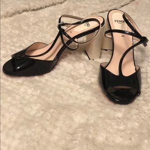 💜FENDI SIZE 37 heels 💜